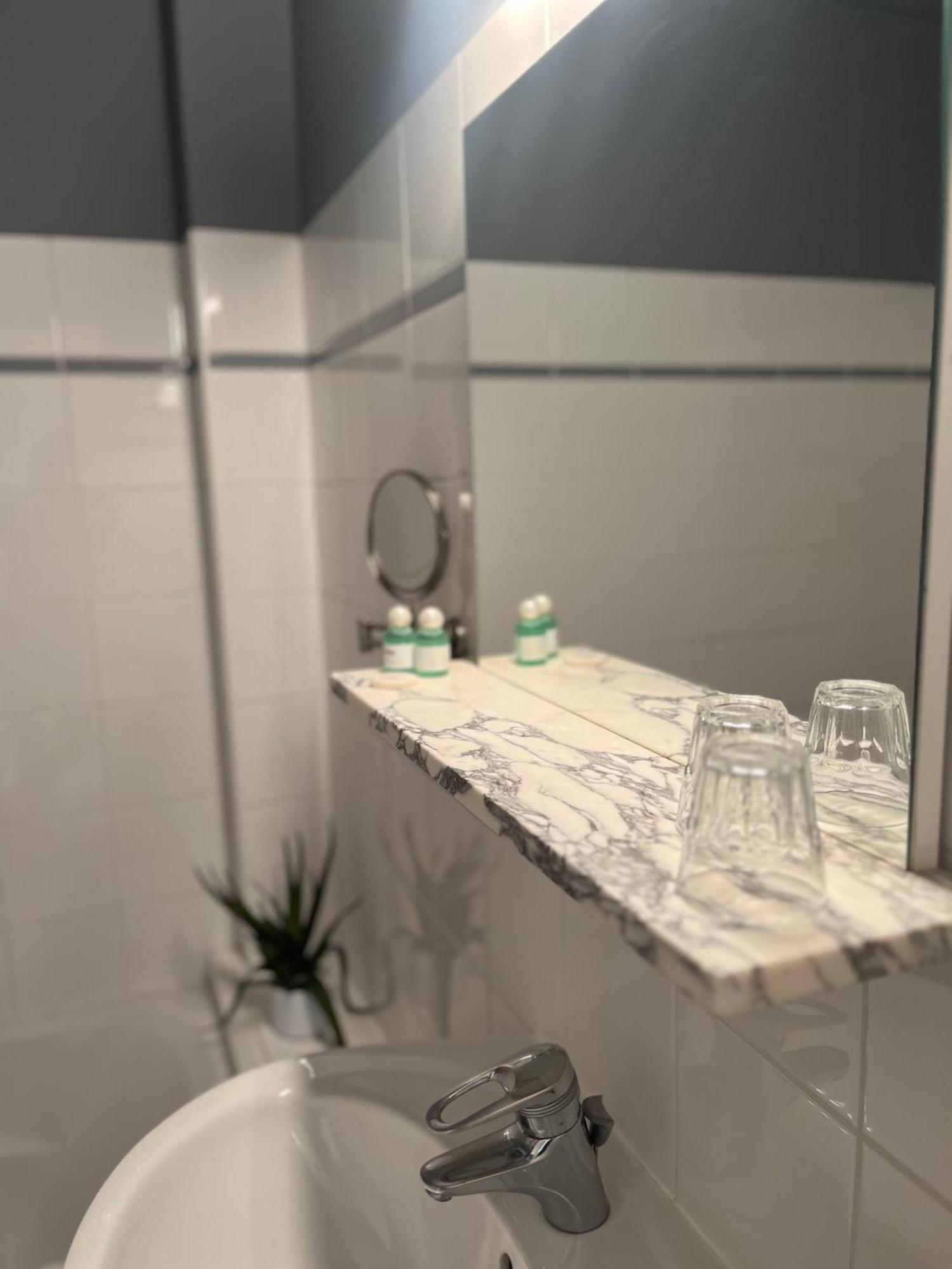 Le Temeraire Hotel Charolles Bagian luar foto