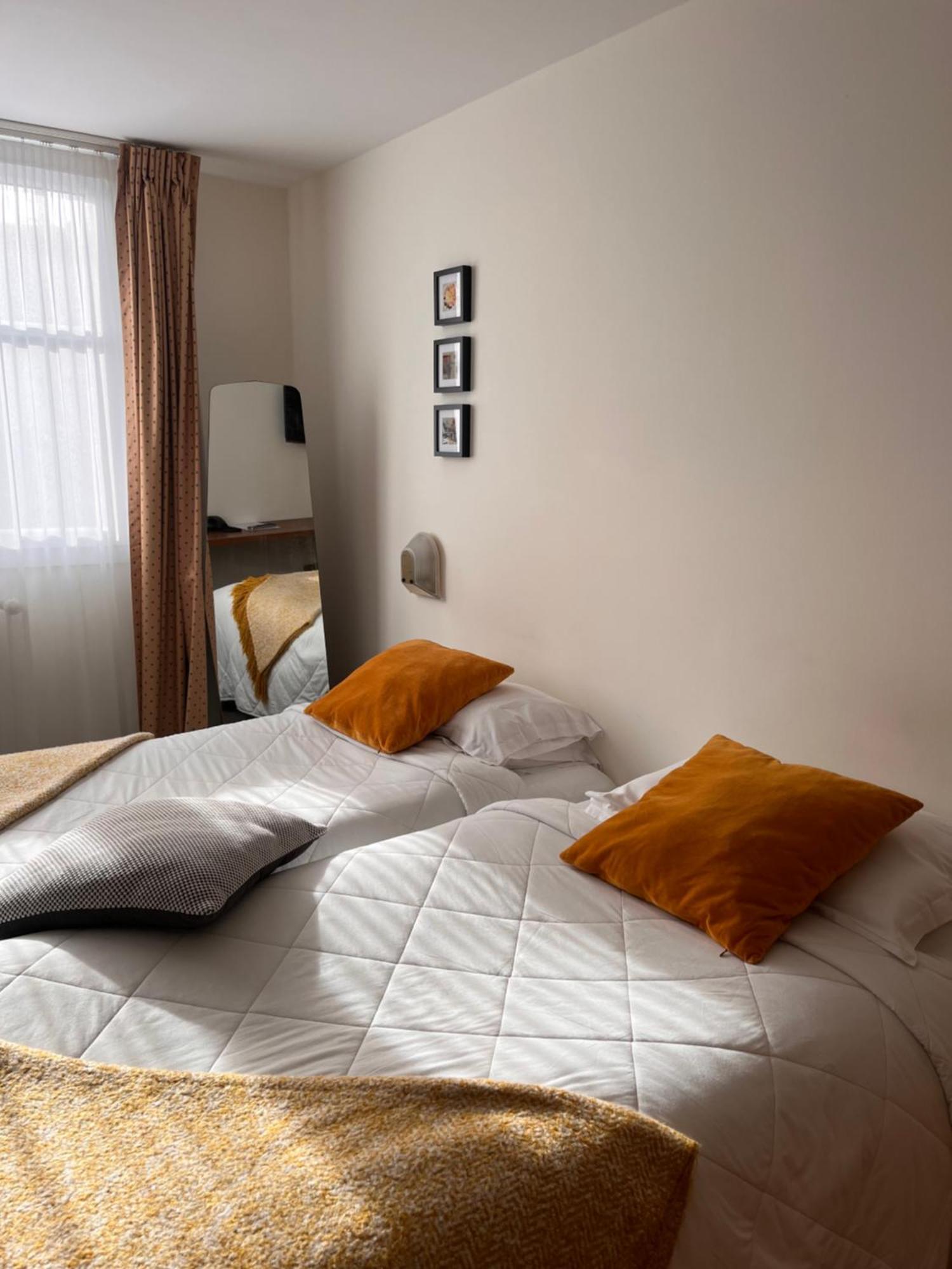 Le Temeraire Hotel Charolles Bagian luar foto