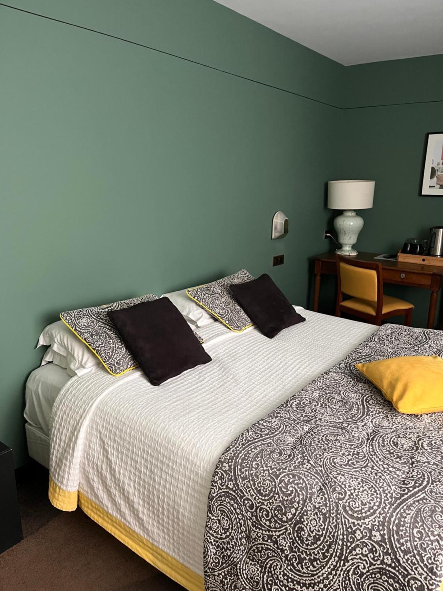 Le Temeraire Hotel Charolles Bagian luar foto