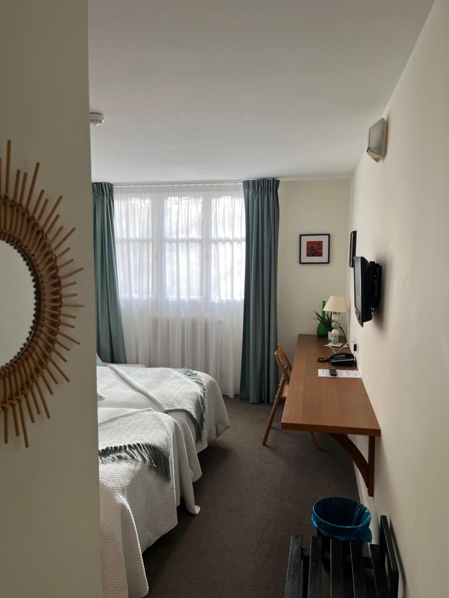 Le Temeraire Hotel Charolles Bagian luar foto
