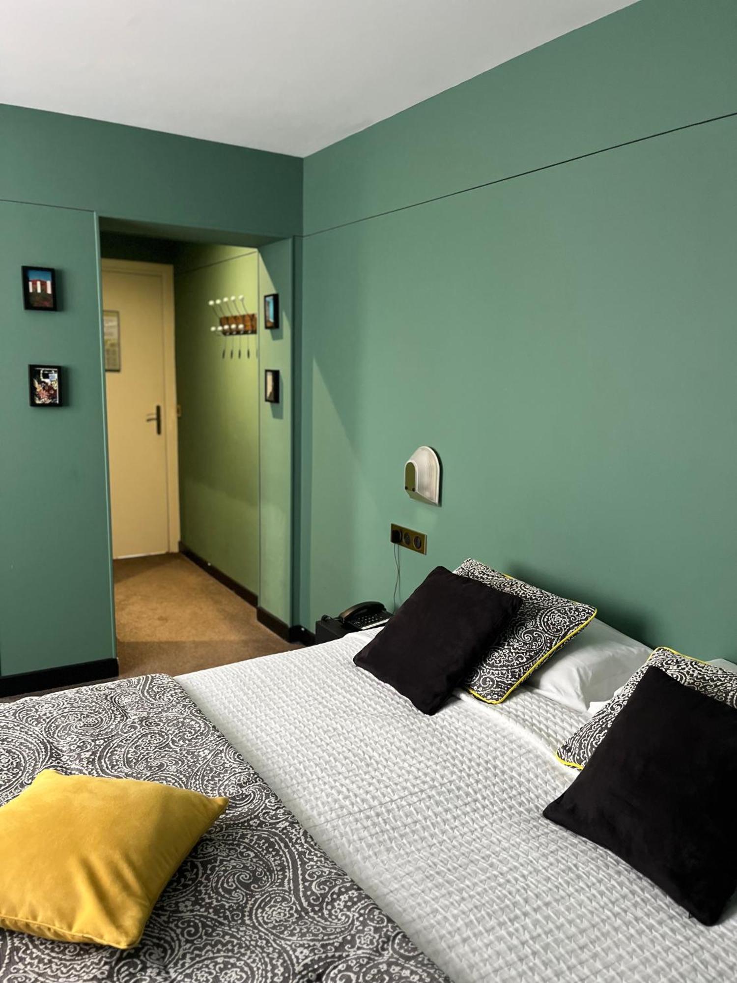Le Temeraire Hotel Charolles Bagian luar foto